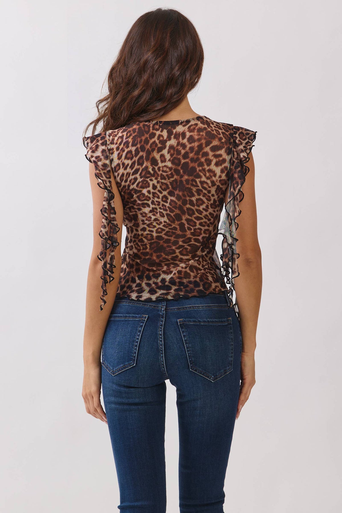 LK57549P - V NECK W/LACE TRIM AND RUFFLE TANK TOP